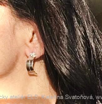 Náušnice s diamantom.Biele zlato 14 k.Výroba na objendávku.