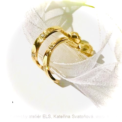 Diamond earrings for women.Slovenský šperk.
